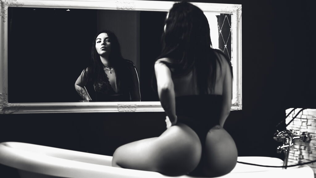 Sex chat gratuit in direct cu IzabelllNoir pe LiveJasmin