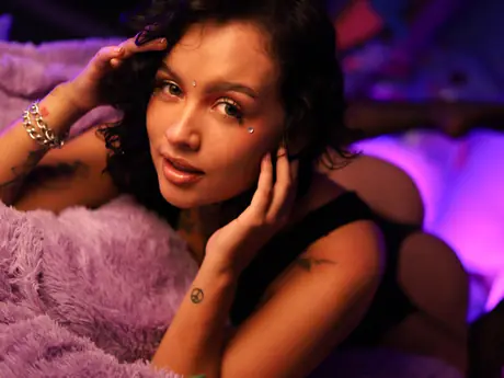 Chat with IsabellaMontier