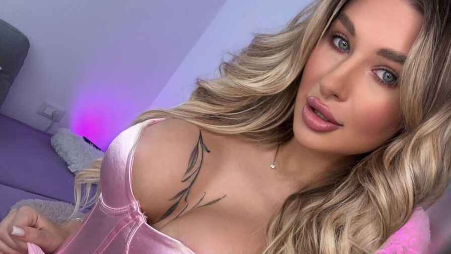 Live Sex Chat with AvaShays