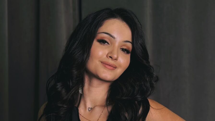 MiaOliveres's live cam