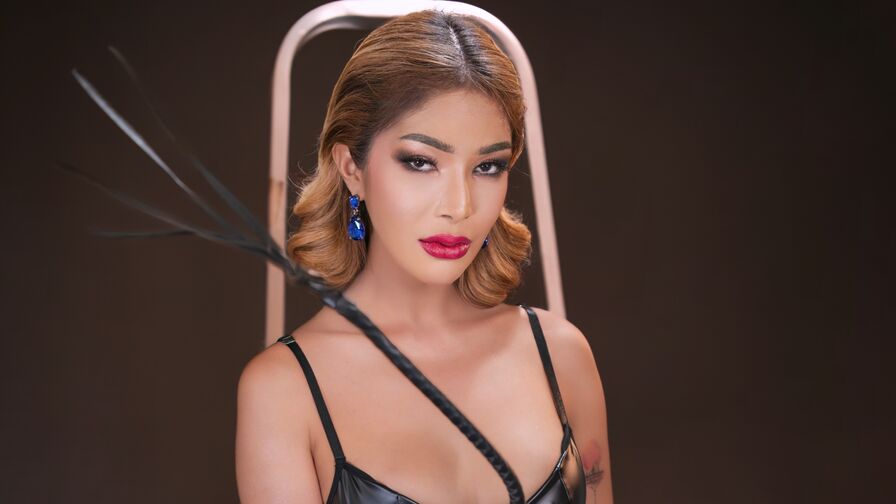 Watch RebeccaHarbatera live on Cam Plug