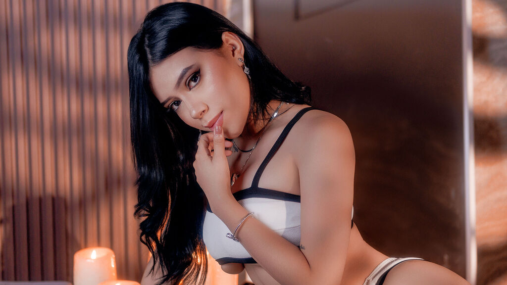 LilyMoont live cam model at LiveJasmin