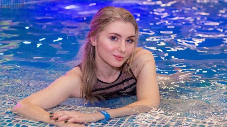Live HD Nude Chat with MiaReeve