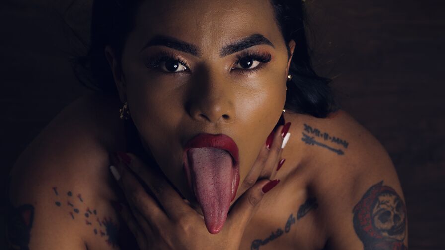 AnneRoa live cam model