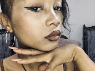 Live Cam Model MacuttyMiria