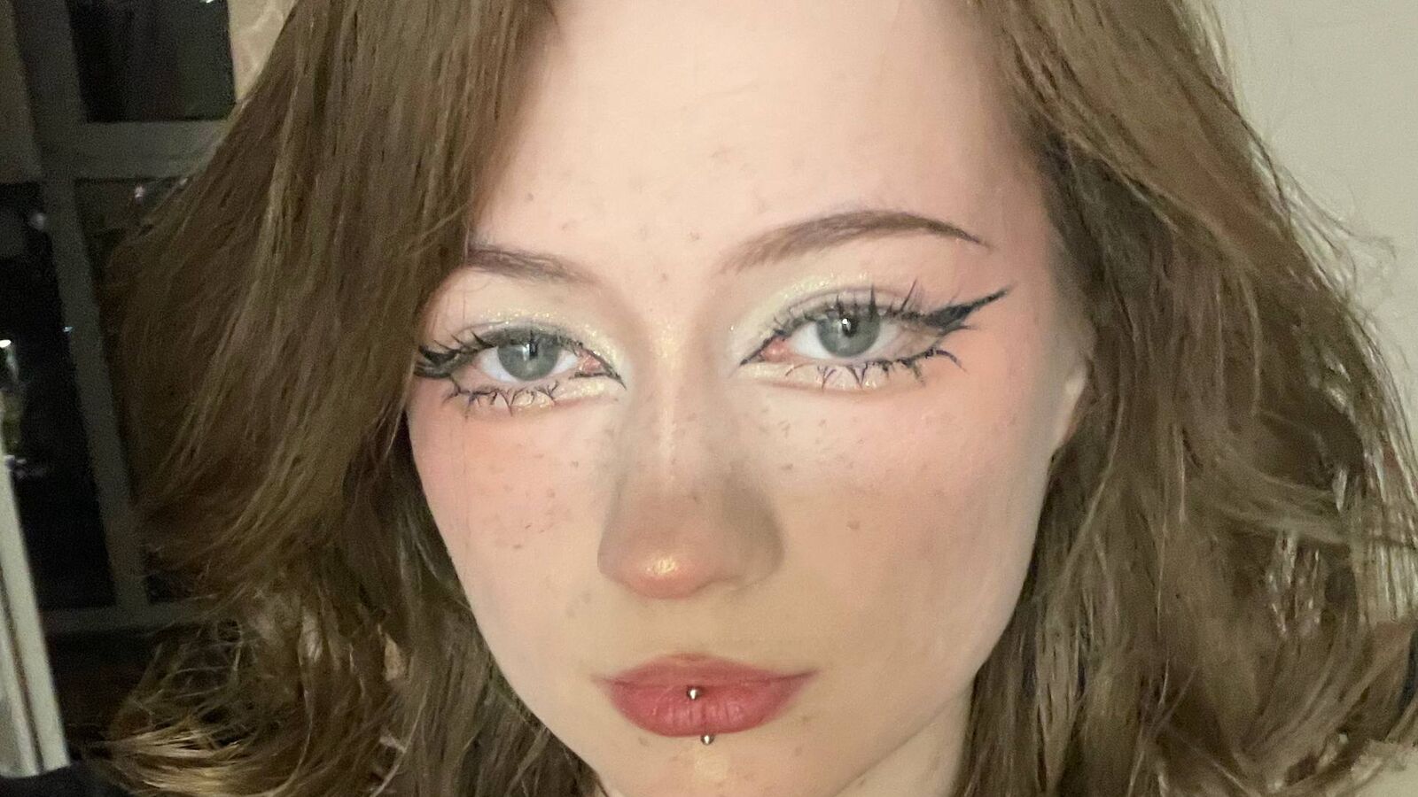 HannaWaltos erotic portrait