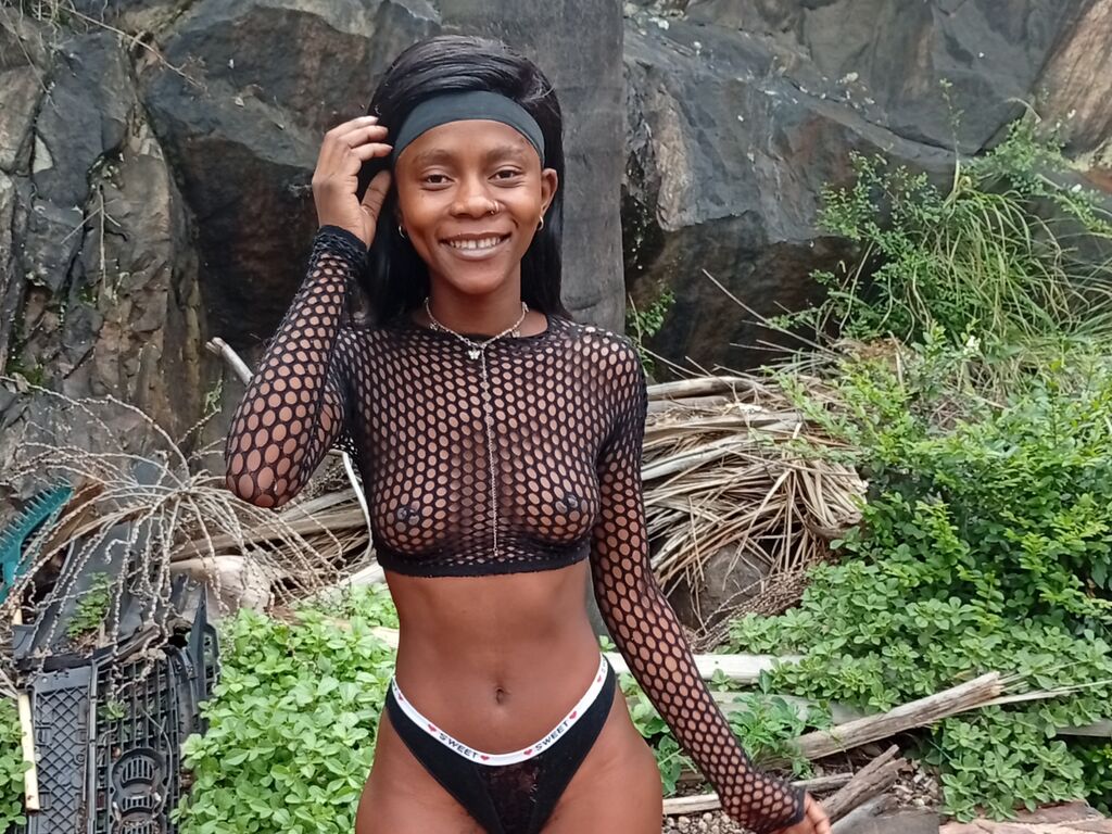 LillyAriana Profile Image