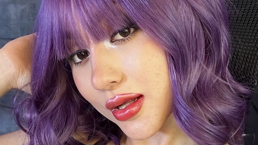 Watch SabrinaDrake live on Sexyouup
