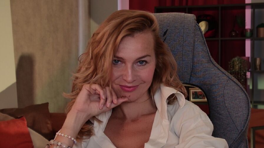 Join NicoleMeyers on WinkySex.com