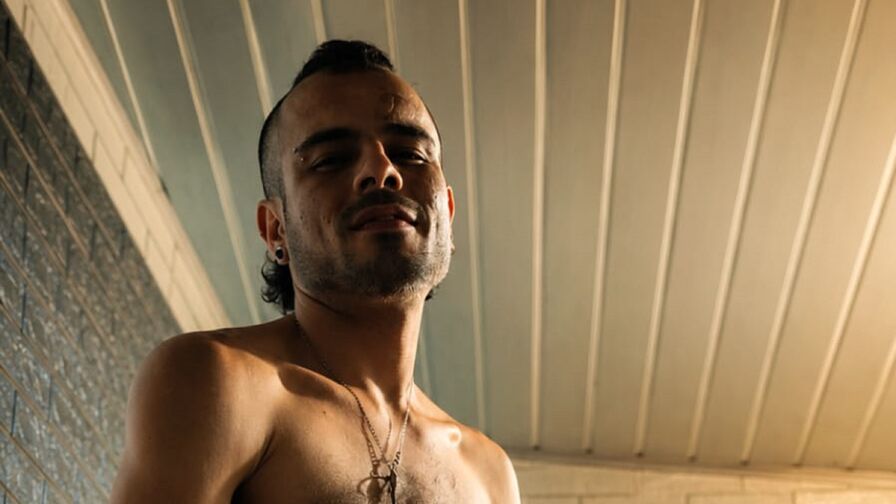 Watch GeorgeRubioo live on Cam Plug