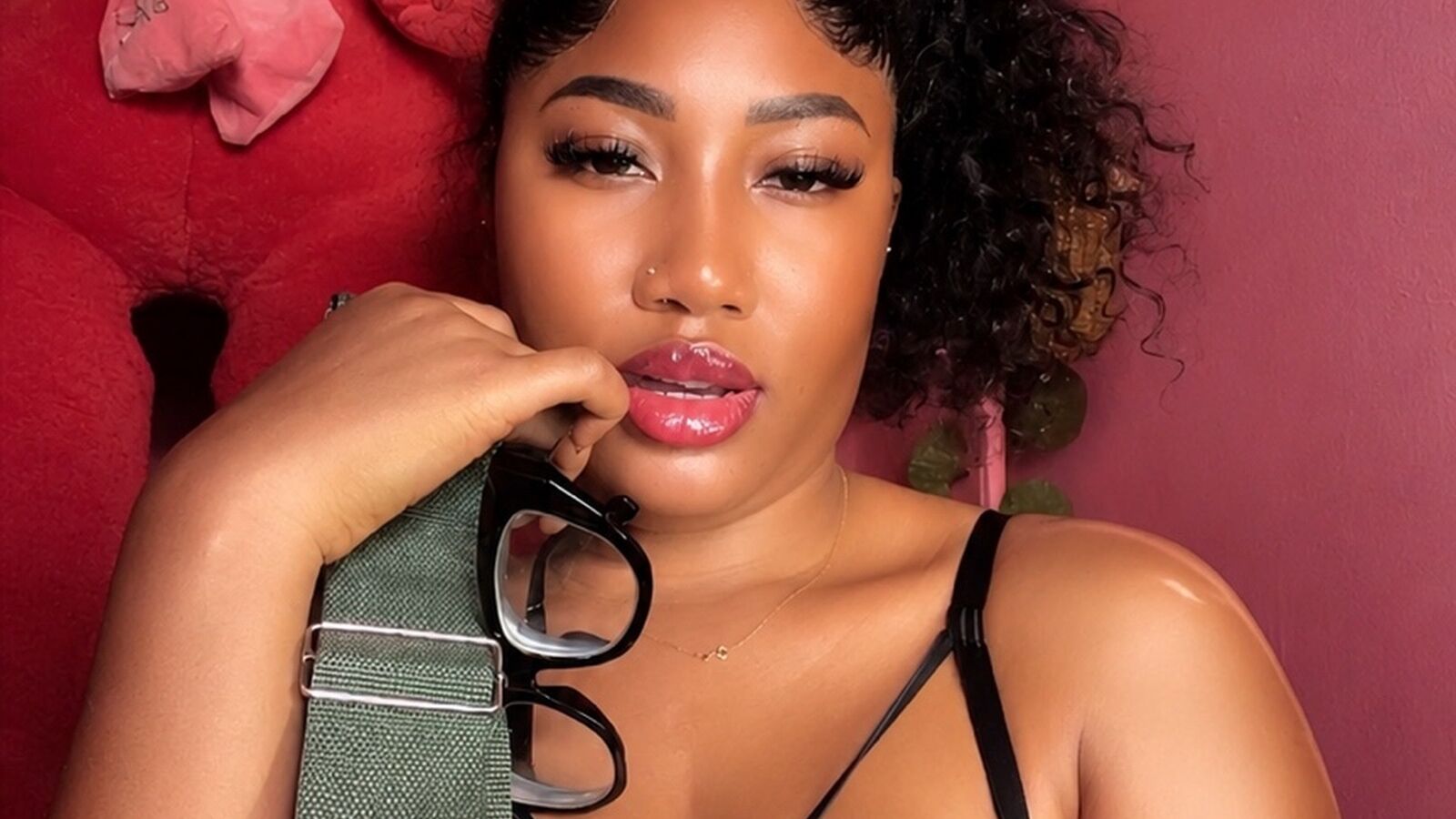 Jessicanile erotic portrait