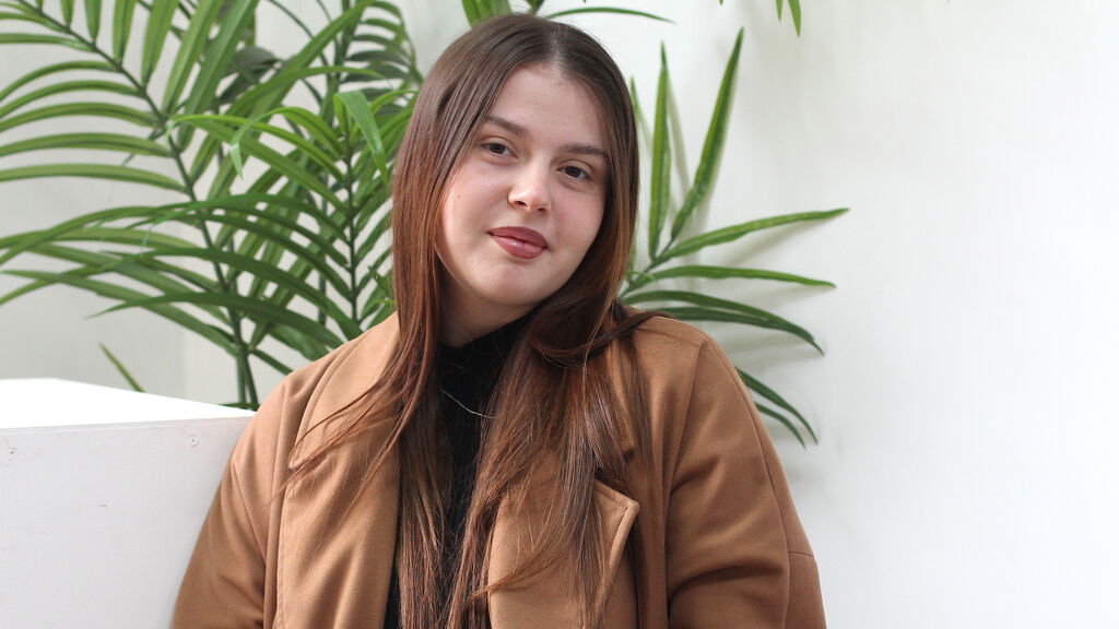 Watch hot flirt model DianaEnderson from LiveJasmin at GirlsOfJasmin