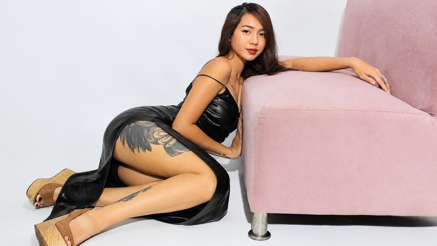 Discover SeleneEverly VIP show