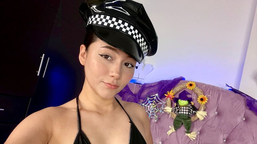Daniaalvarez's live cam