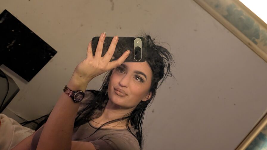 Watch Isisa live on Cuties