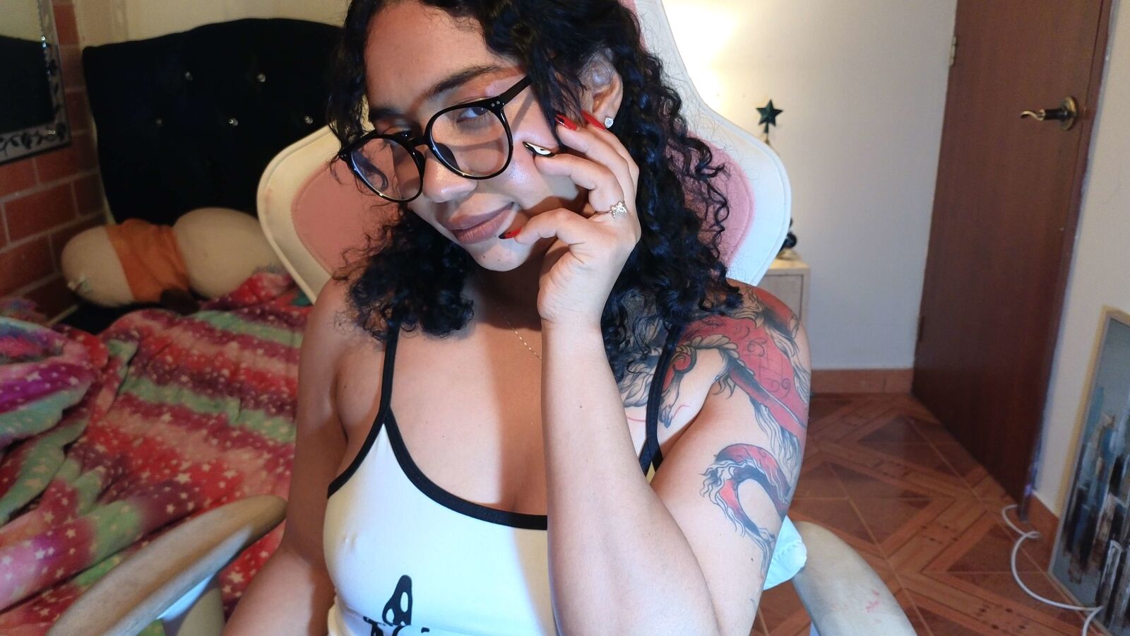NannaLizz erotic portrait