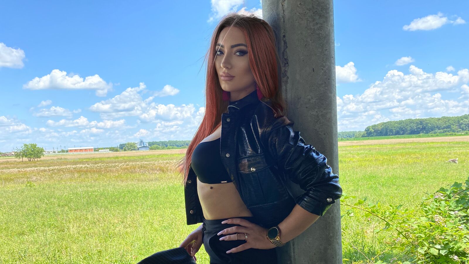 MiaLucy erotic portrait