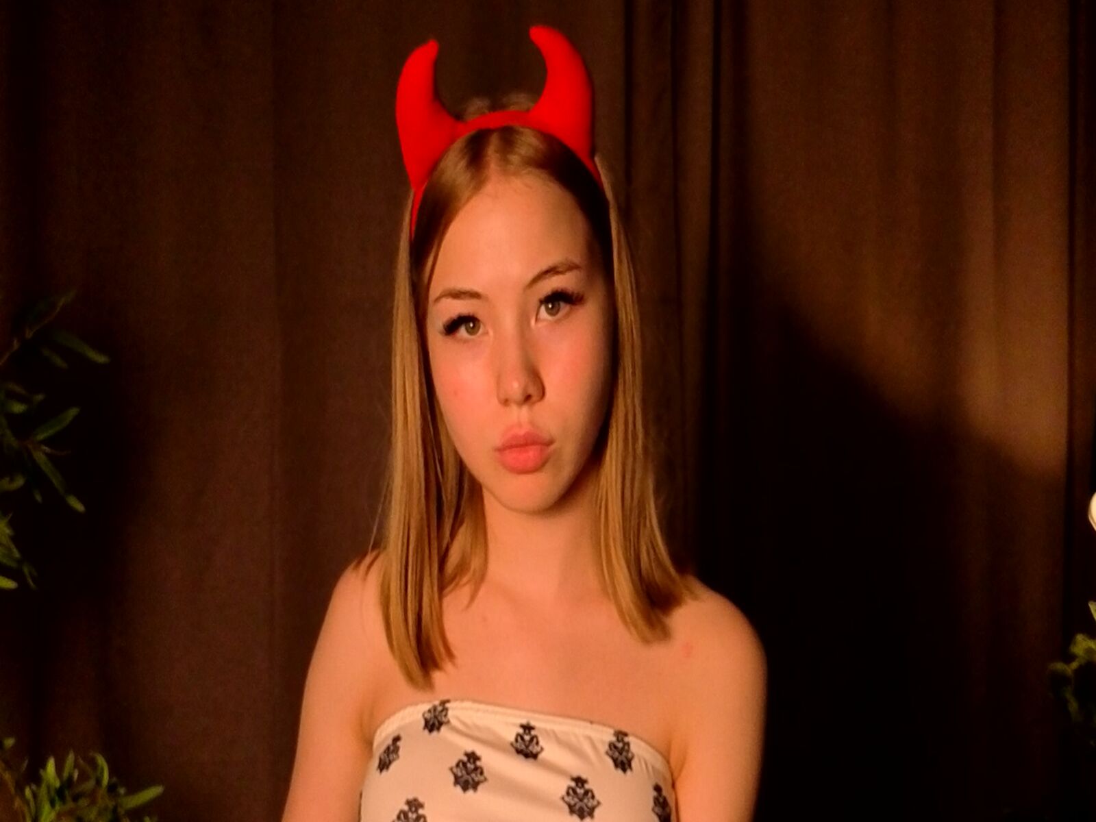 Live cam for SaraBaier