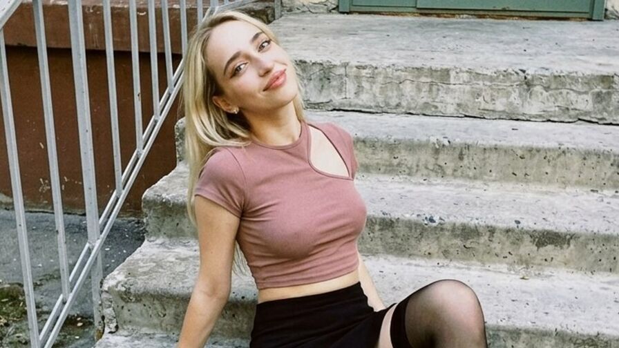 Live Sex Chat with AdinaWatson