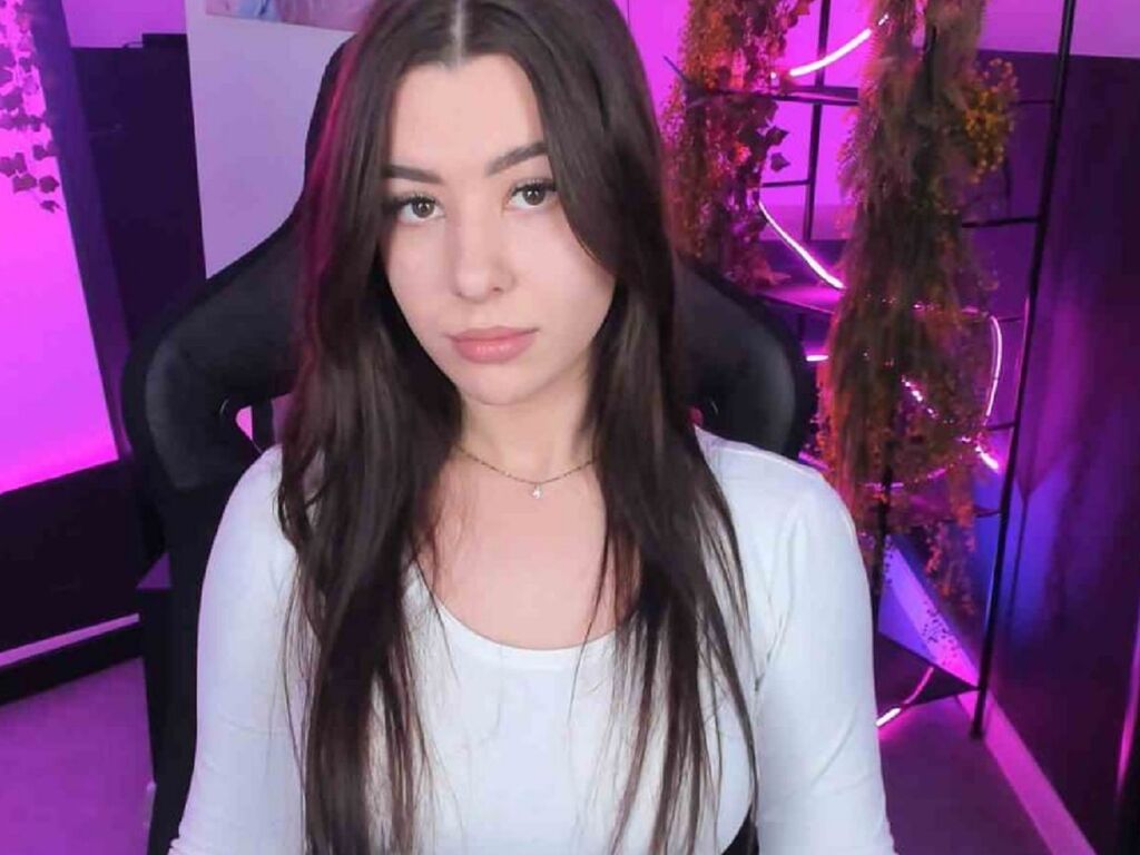 EdieWillow webcam show