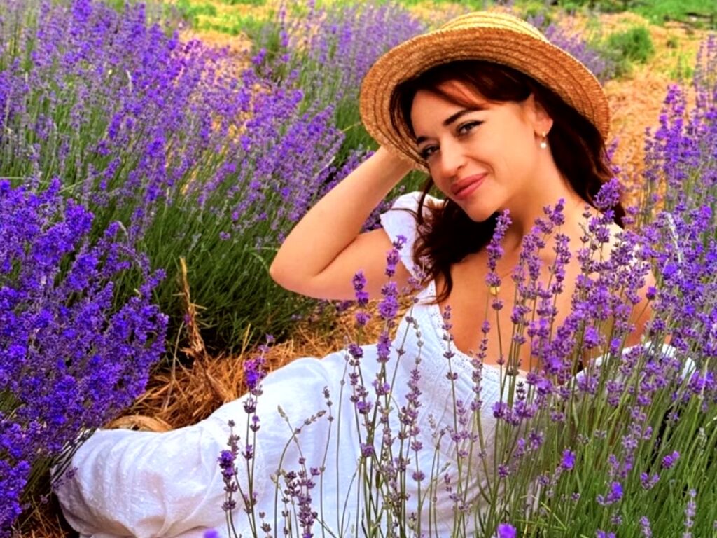 MarlaHill Nackt