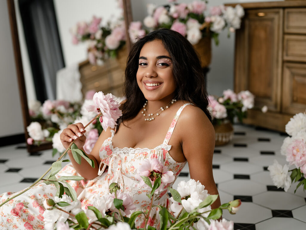 LunaCartier premium girl cam session