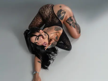 Chat with GianaDaniels