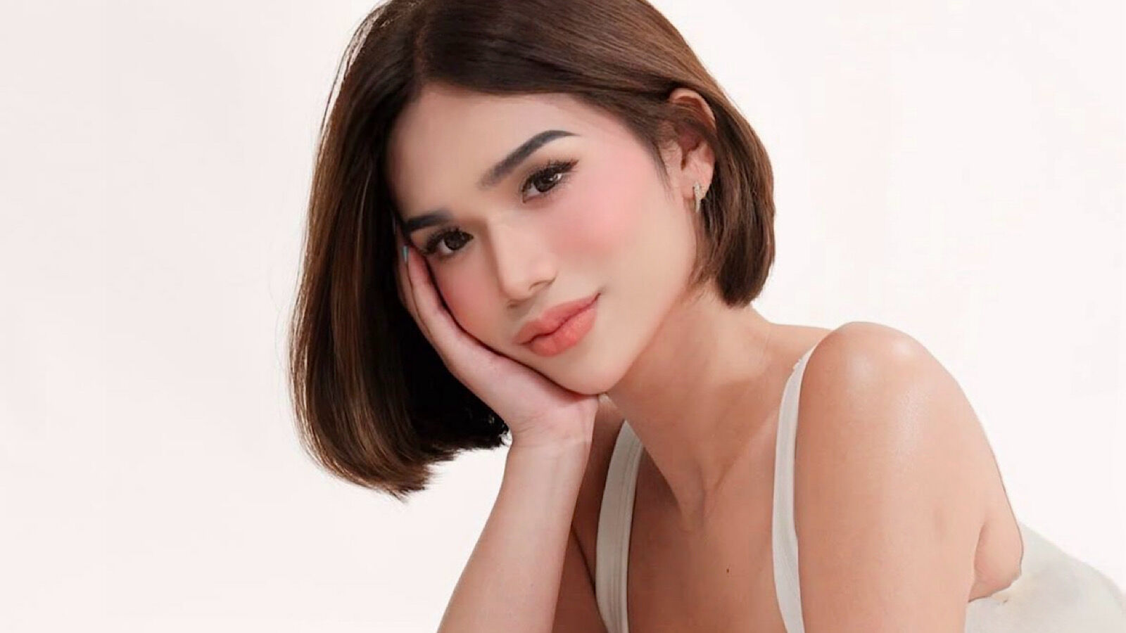 AthenaFamurri glamour portrait