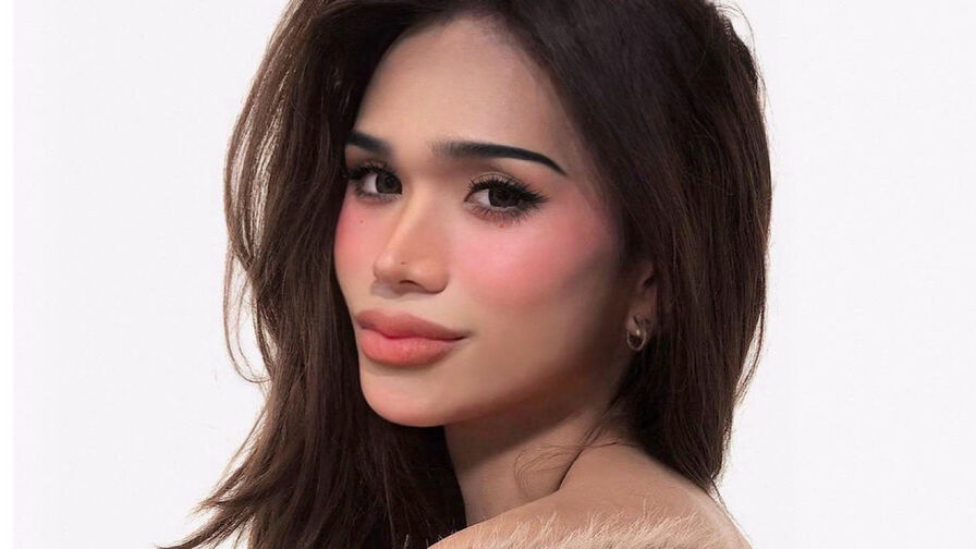 Watch AthenaFamurri live on freshseotools.com
