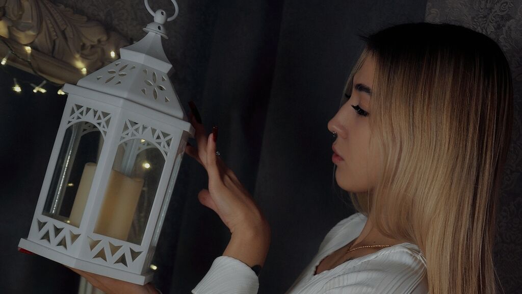 BellaSwonn online on GirlsOfJasmin