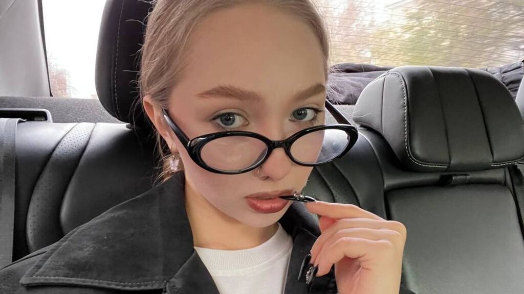 Statistics of TamFahrendorff cam girl at GirlsOfJasmin