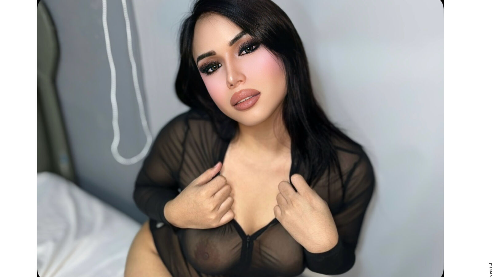 SofieRamirez glamour portrait