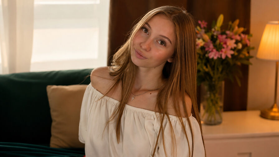 Watch EllaAyalon live on Ultra Erotica