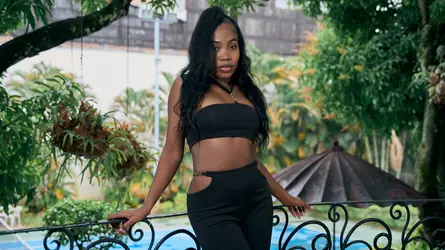 CarlieLyn's chat room