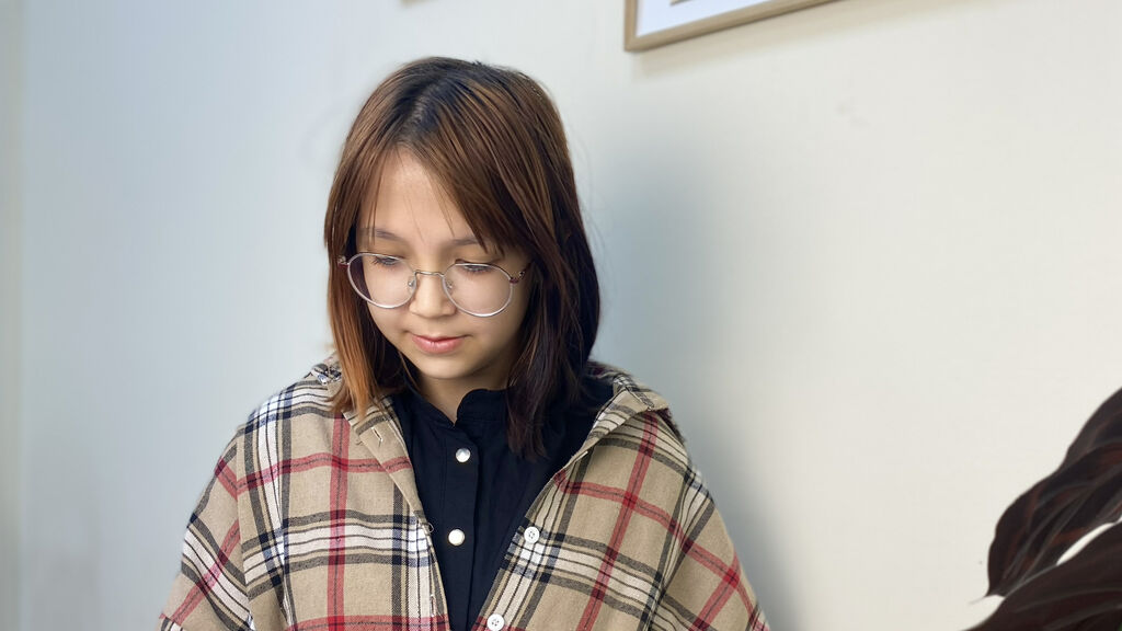  online at GirlsOfJasmin