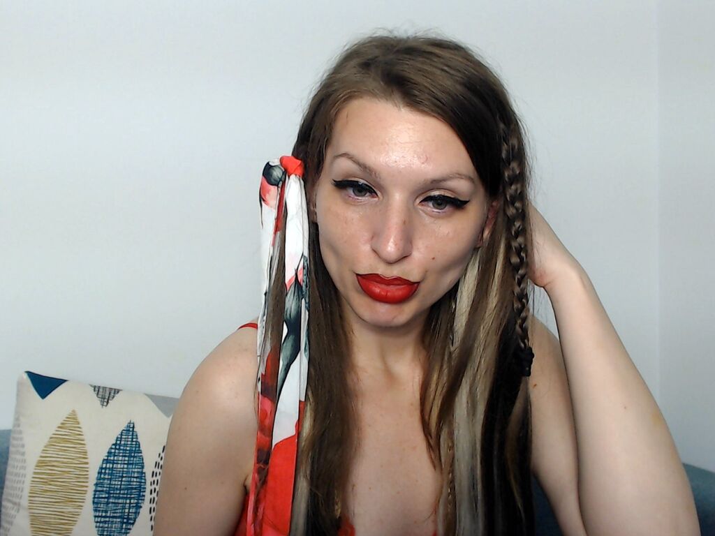 GlamChristine LiveJasmin credits show profile