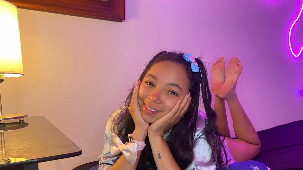  online at GirlsOfJasmin