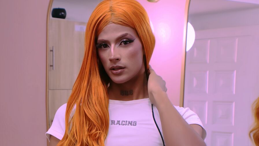 Watch ZiennaBroun live on DMS List