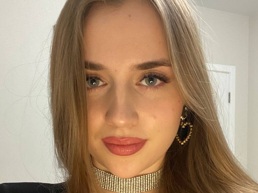 SonyMiller – webcam model profile photo