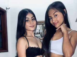 AlannaAndTianna Private sex cam