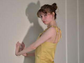 LolyMenson Live Cam Model