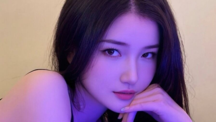 Watch Jhinbhgg live on Cuties