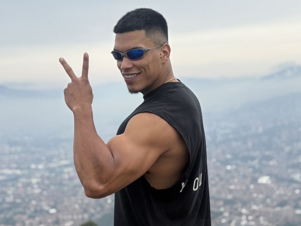 MaxMayerss webcam model profile image