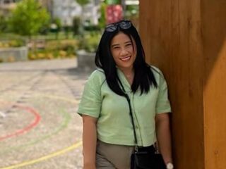 RaniaLestari's live cam