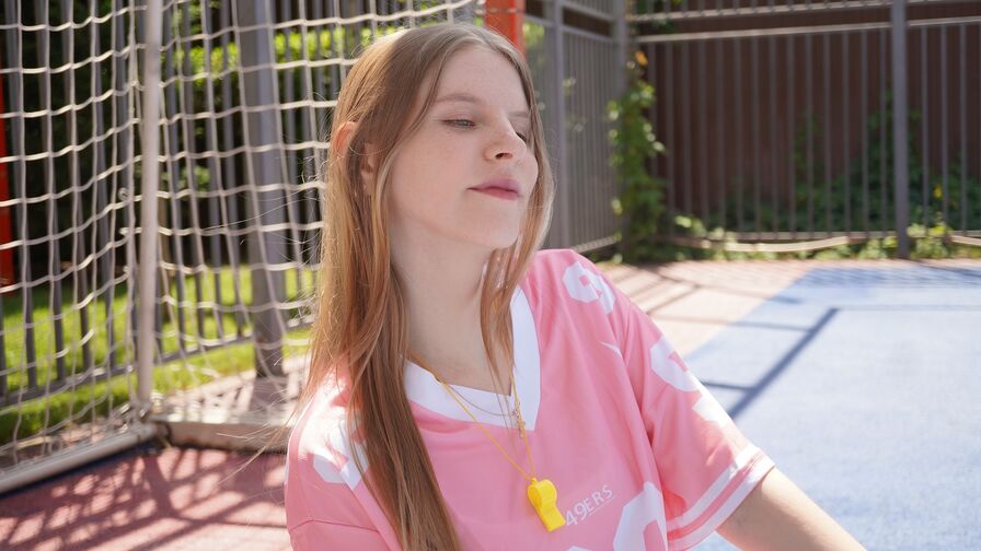 Watch FloraMorris live on DMS List