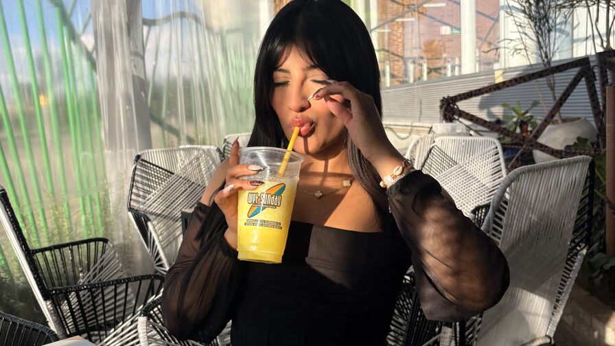 Live HD Nude Chat with ValeSantana