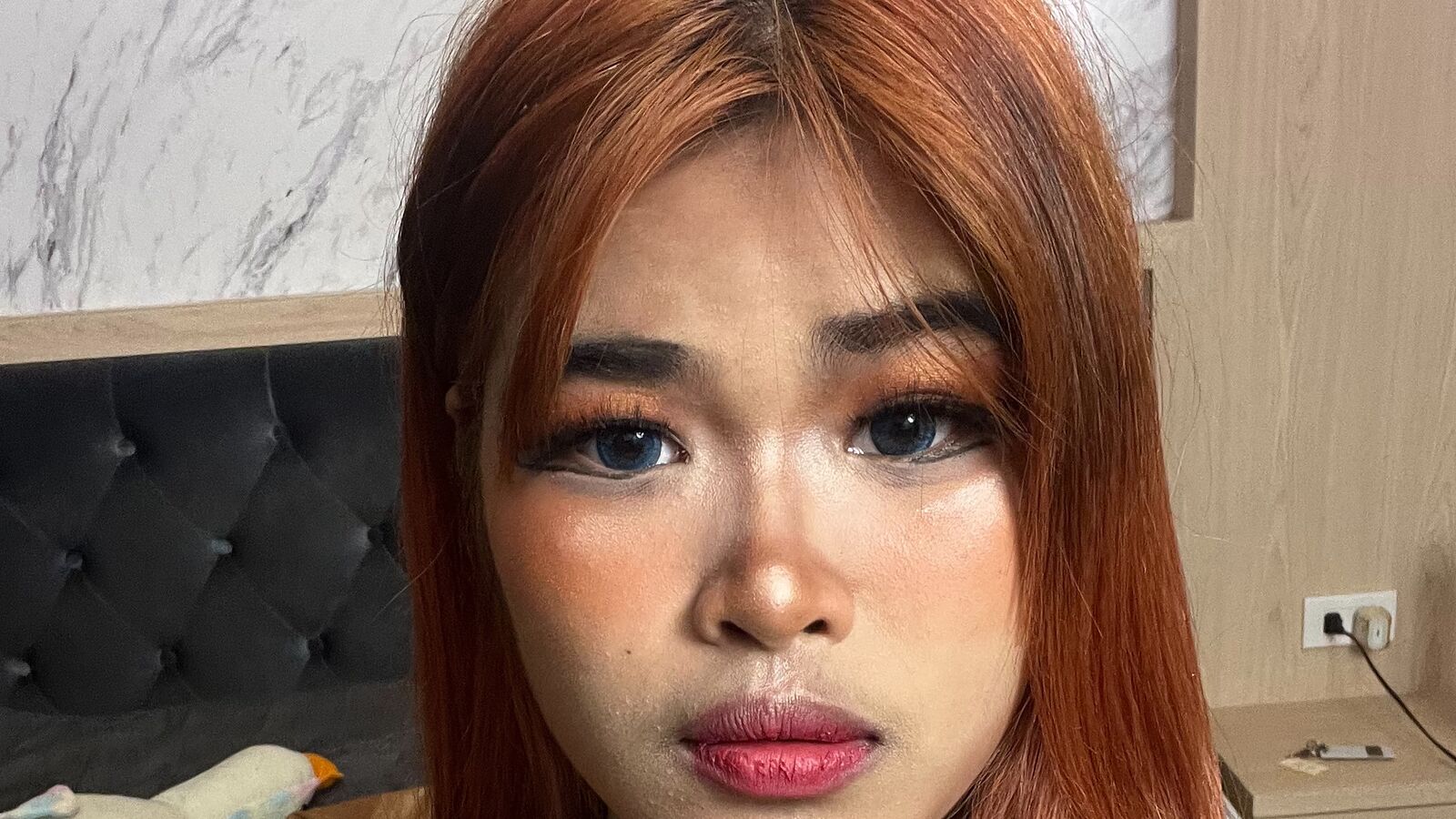 ThaiiTwix glamour portrait