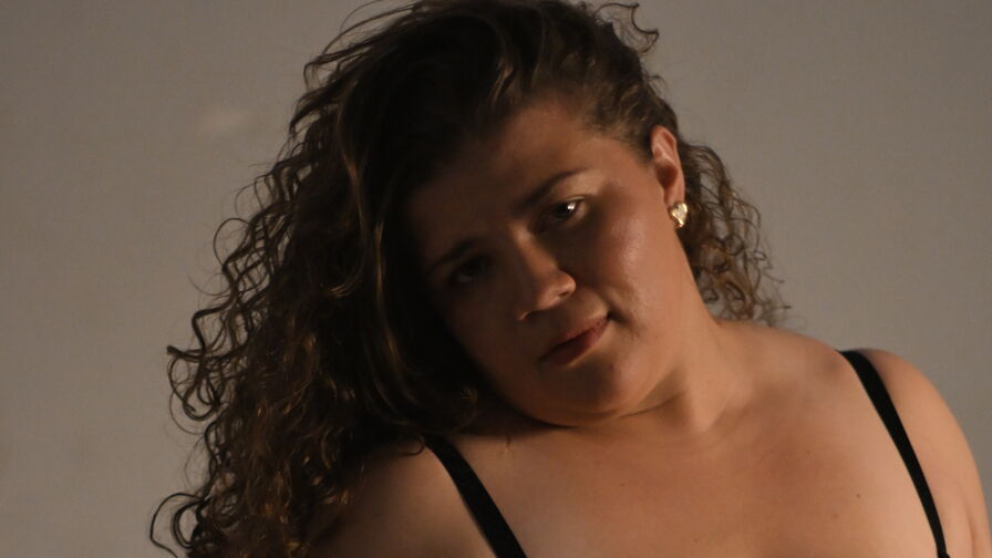 Watch CamielBeaumont live on Ultra Erotica