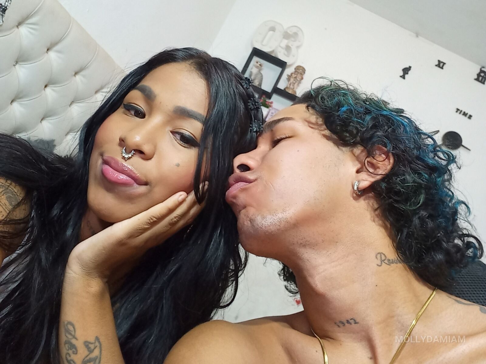 Live cam for MollyDamiam