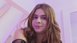 AlicehCruz similar LiveJasmin Cam2Cam profile